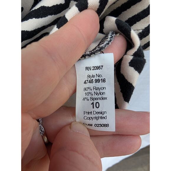 Tori Richard Honolulu Women's Abstract Print Blouse Sz 10 Keyhole Coastal Beach - Picture 4 of 7